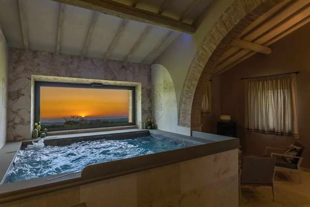 Villa I Cipressini Piscina Riscaldata Spa Toscana Pienza Italy
